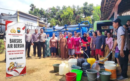 Dalam Rangka Hari Bhayangkara ke-80, Satlantas Polres Madiun Salurkan Bantuan Air Bersih di Desa Batok